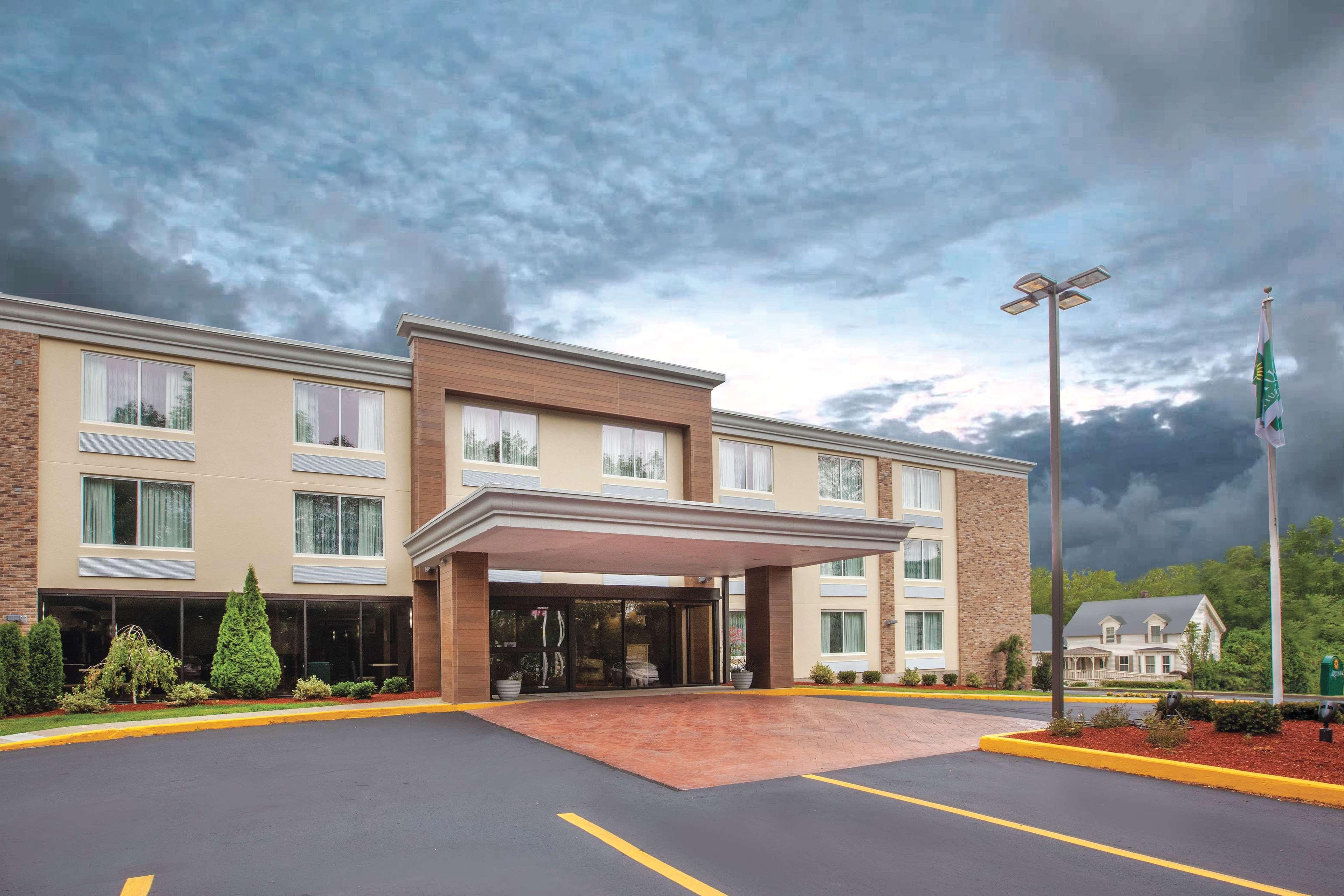 Hotel La Quinta By Wyndham Sturbridge Exterior foto