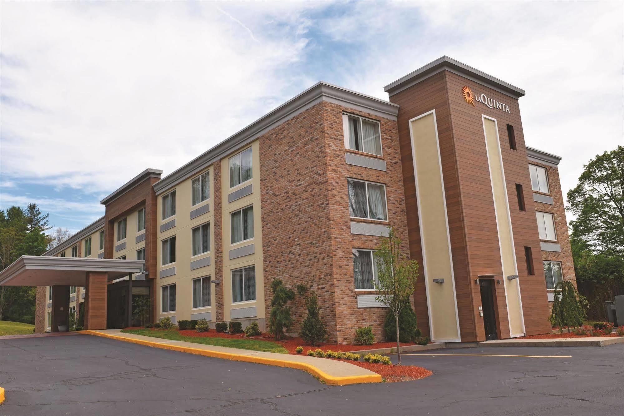 Hotel La Quinta By Wyndham Sturbridge Exterior foto